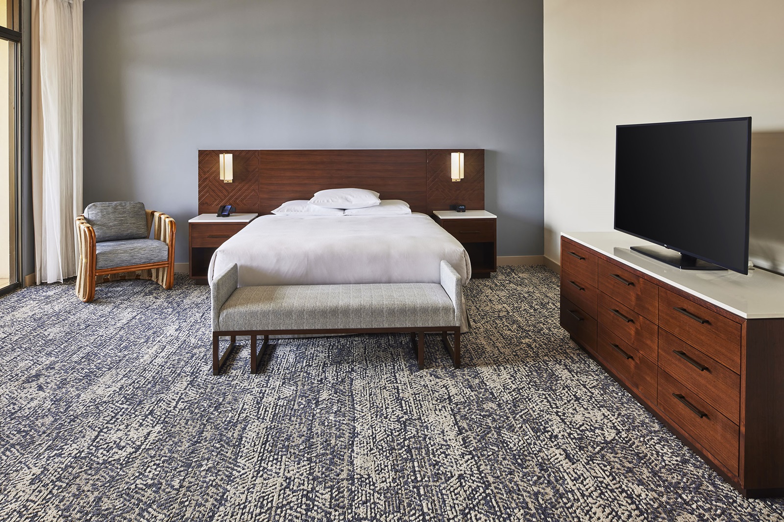 HHV_Leilani-Suite-Bedroom-view-2.jpg