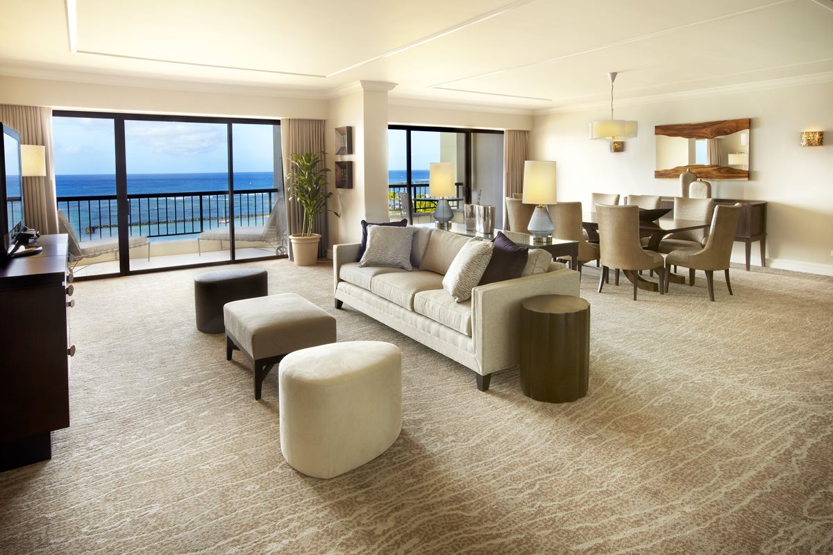 HHV_Alii-Deluxe-Suite-Parlor.jpg