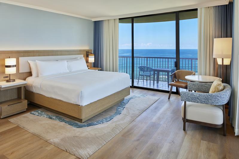HHV_K1SKO_Rainbow-Renovated-Oceanfront-Lagoon-Corner_02.jpg