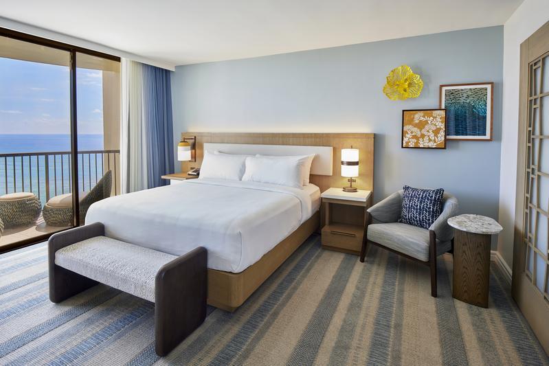 HHV_K1SLQ1_Rainbow-Renovated-Suite-Bedroom_01.jpg