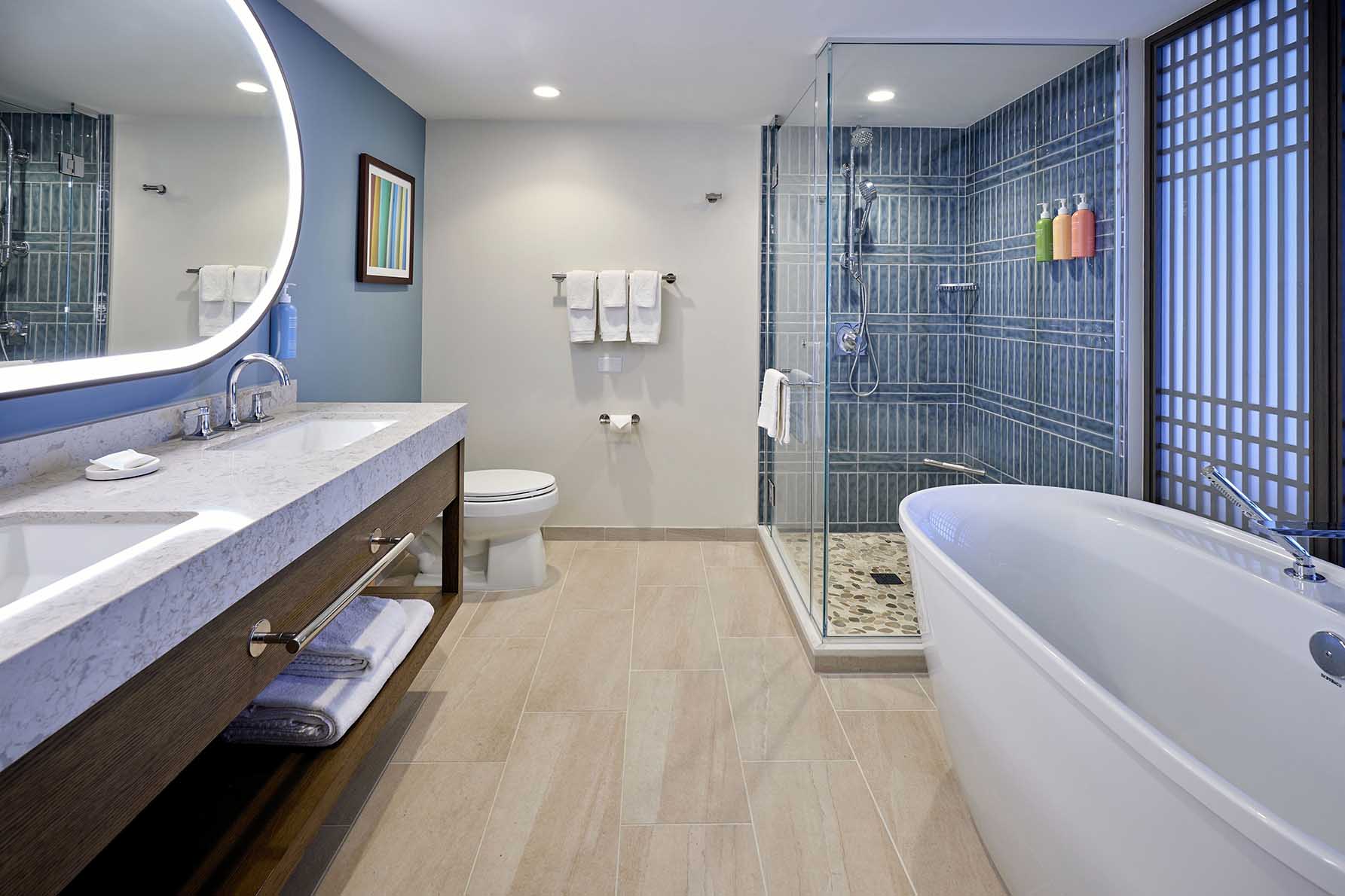 HHV_Duke-Suite_Bathroom-_01.jpg