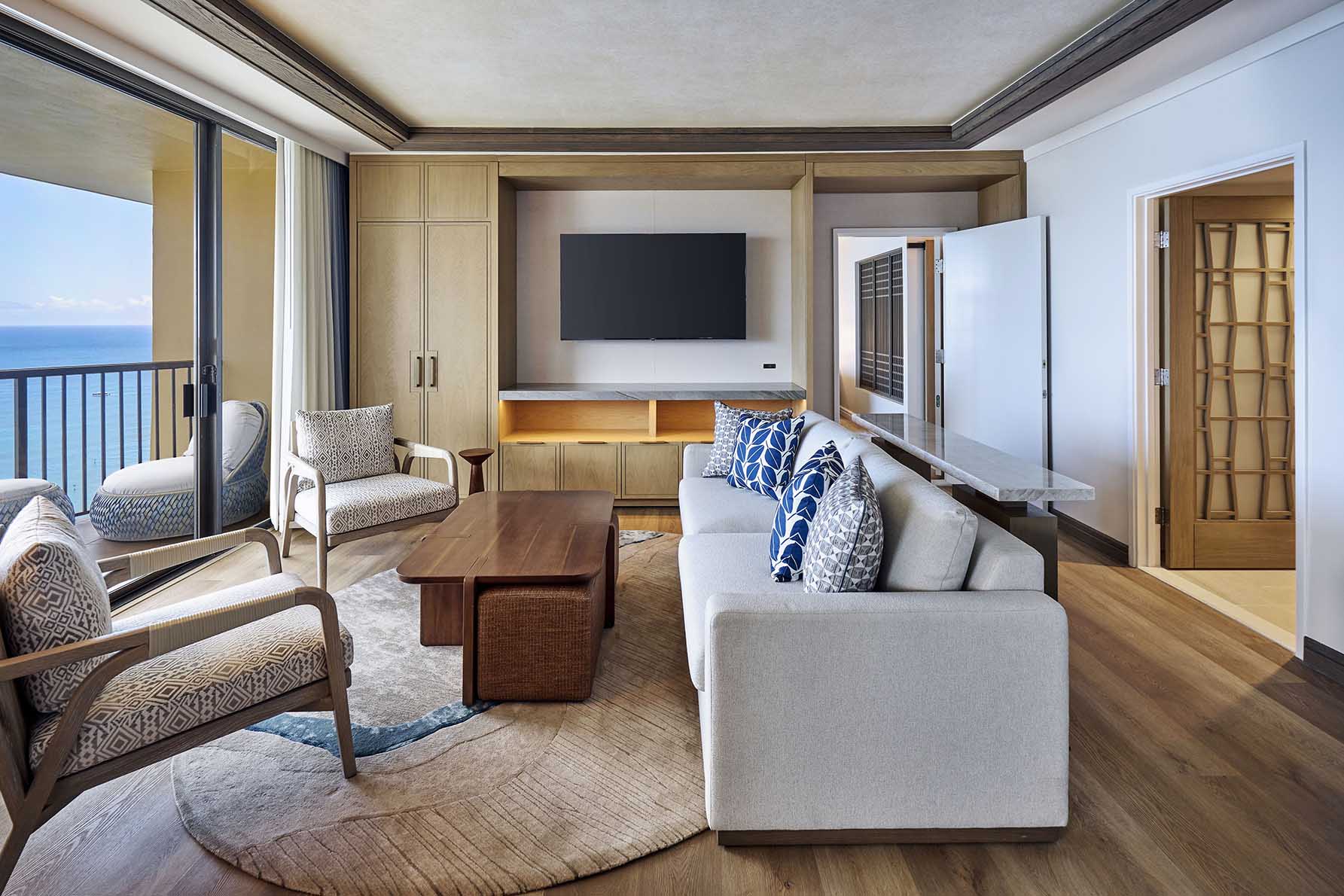 HHV_Duke-Suite_Living-room-_04.jpg
