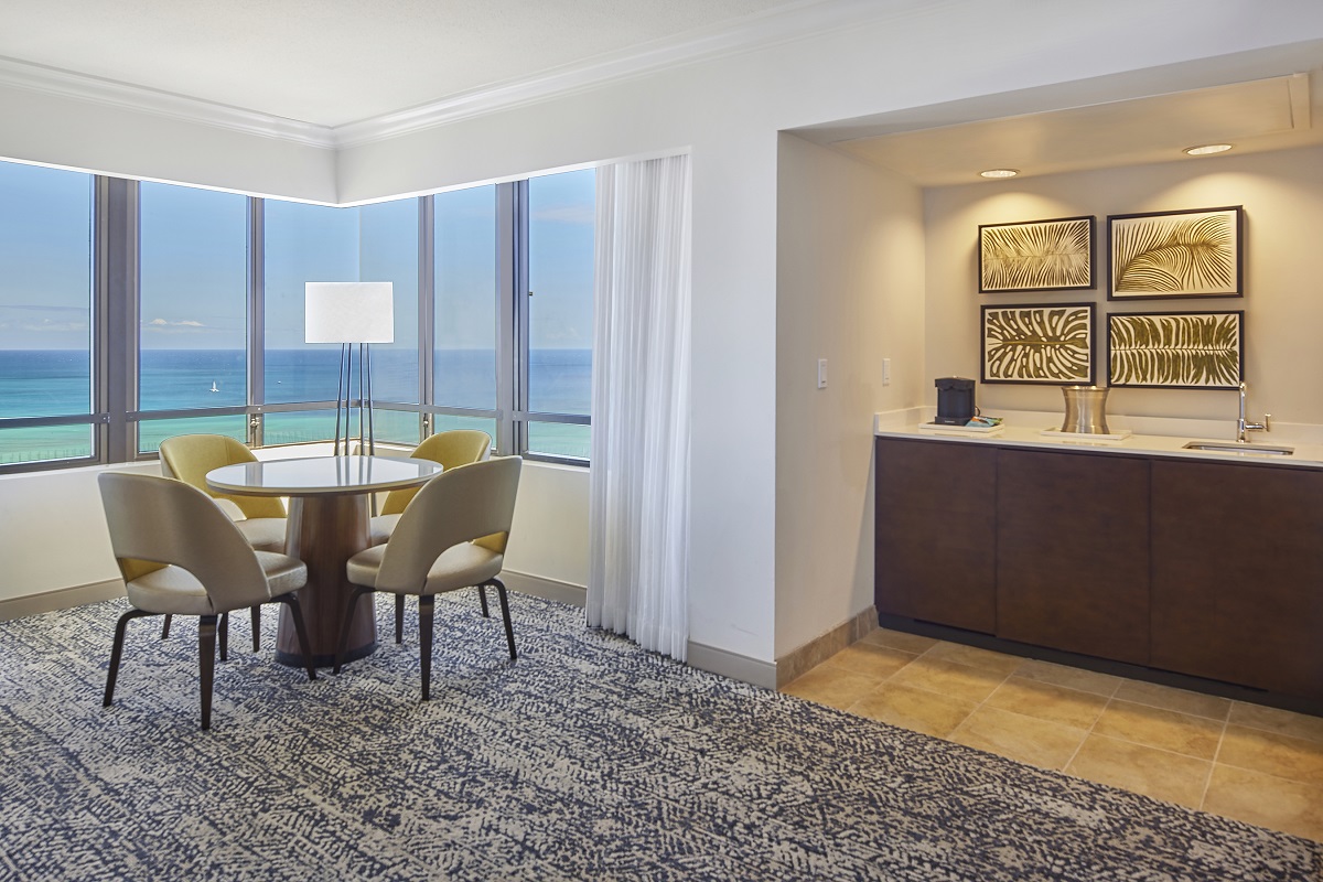 Small-HHV_Tapa-Junior-Suite-Dining-Area-(1).jpg