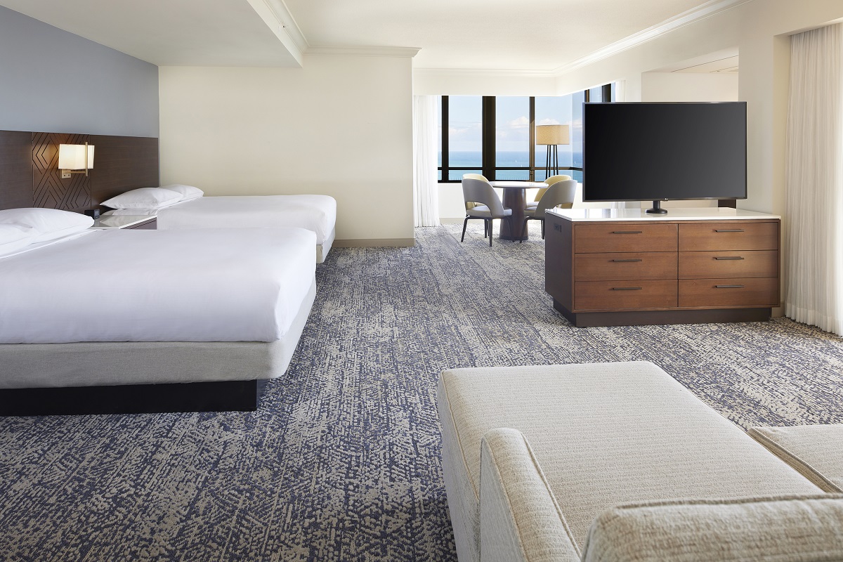 Smaller-HHV_Tapa-Junior-Suite-2.jpg