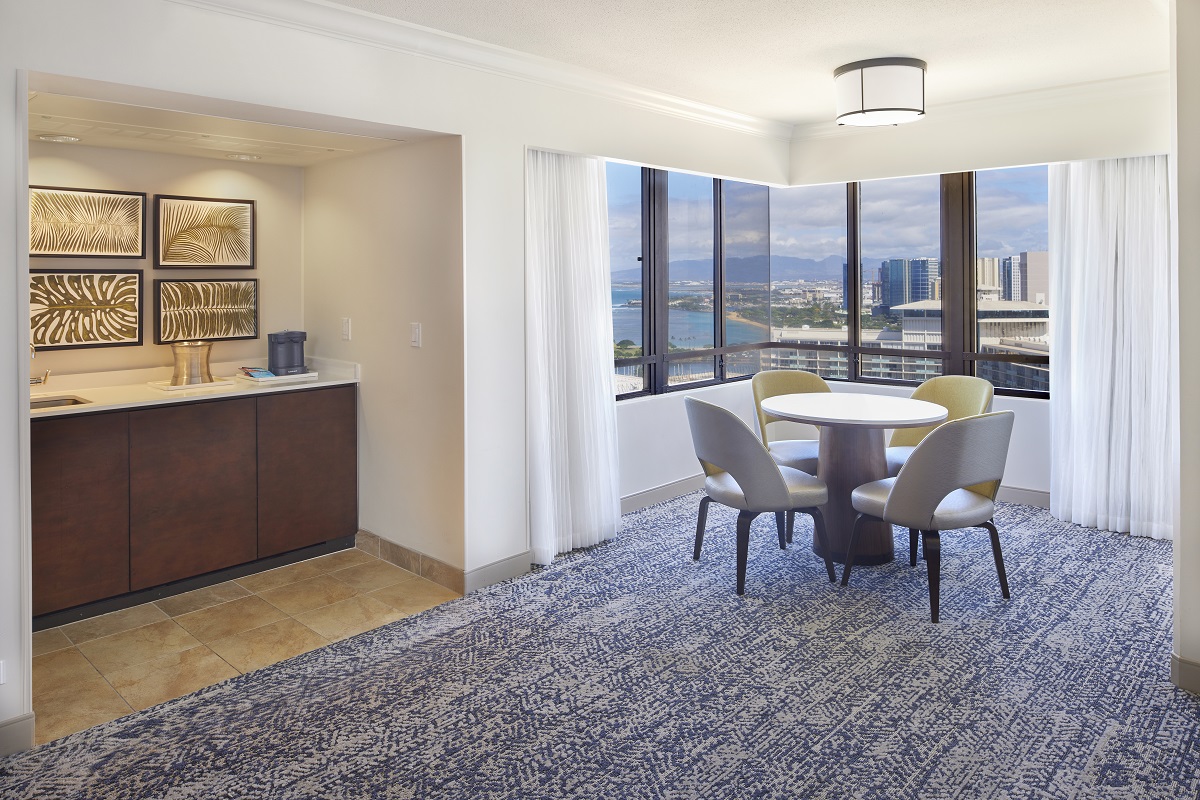 HHV_Tapa-One-Bedroom-Suite-Dining-Area-sm.jpg
