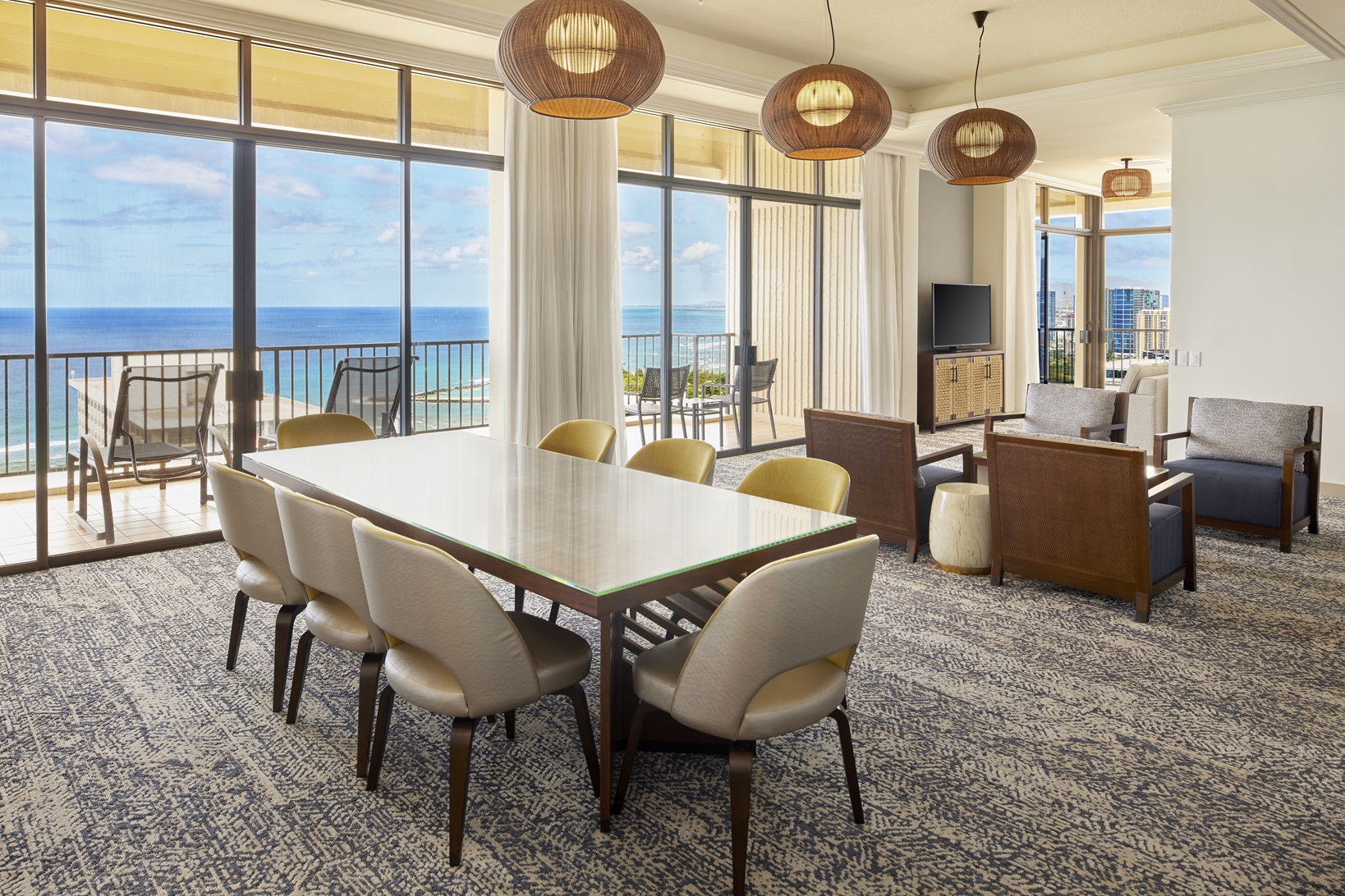 HHV_Leilani-Suite-Living-area-1.jpg